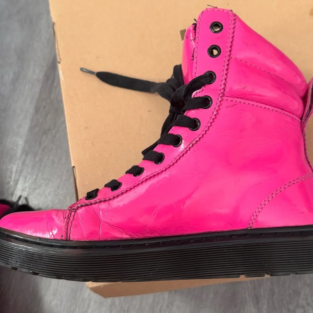 Dr. Martens Mix Patent Lamper Hot Pink Boots – Women’s US 8 / EU 39 - Picture 6 of 11